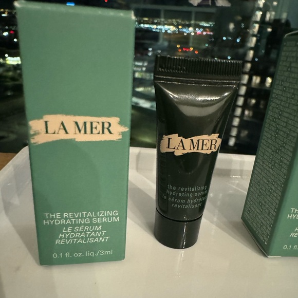 La Mer The Revitalizing Hydrating Serum 3ml - Picture 2 of 2